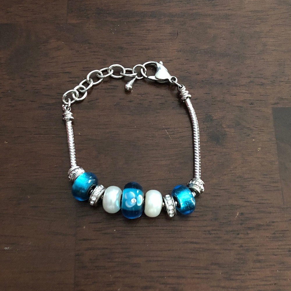 🎁 Floral Beaded with Gems Bracelet